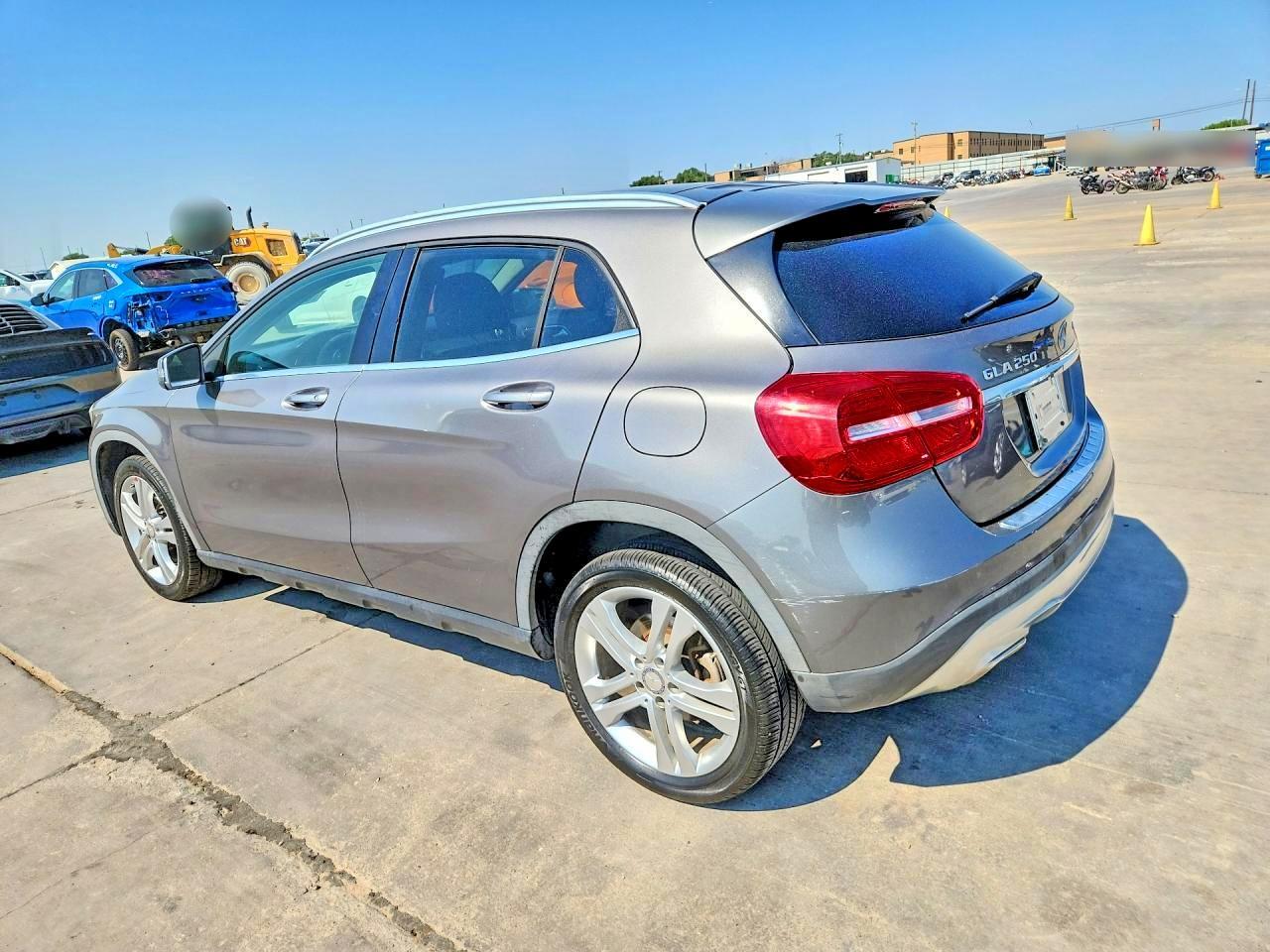 2015 MERCEDES-BENZ GLA 250 4MATIC — Фото 2 из 12