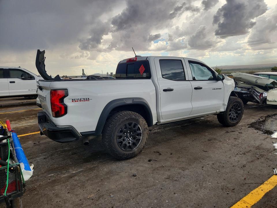 2024 CHEVROLET COLORADO TRAIL BOSS — Фото 3 из 12