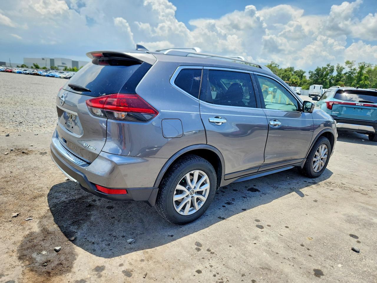 2018 NISSAN ROGUE SV — Фото 3 из 13
