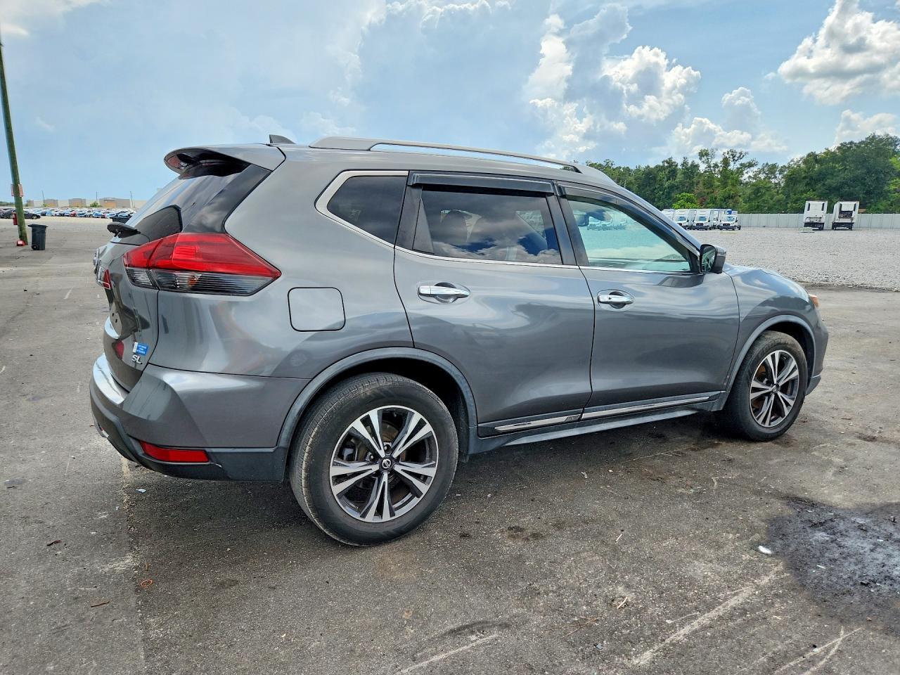 2018 NISSAN ROGUE SL — Фото 3 из 13