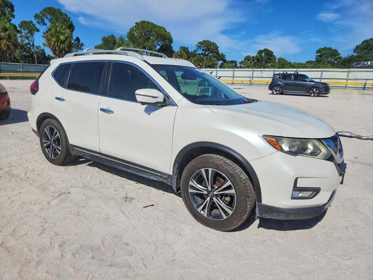 2018 NISSAN ROGUE SL — Фото 4 из 14
