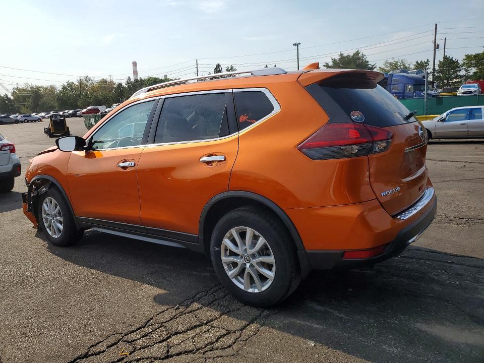 JN8AT2MVXJW328672 2018 NISSAN ROGUE photo no. 2