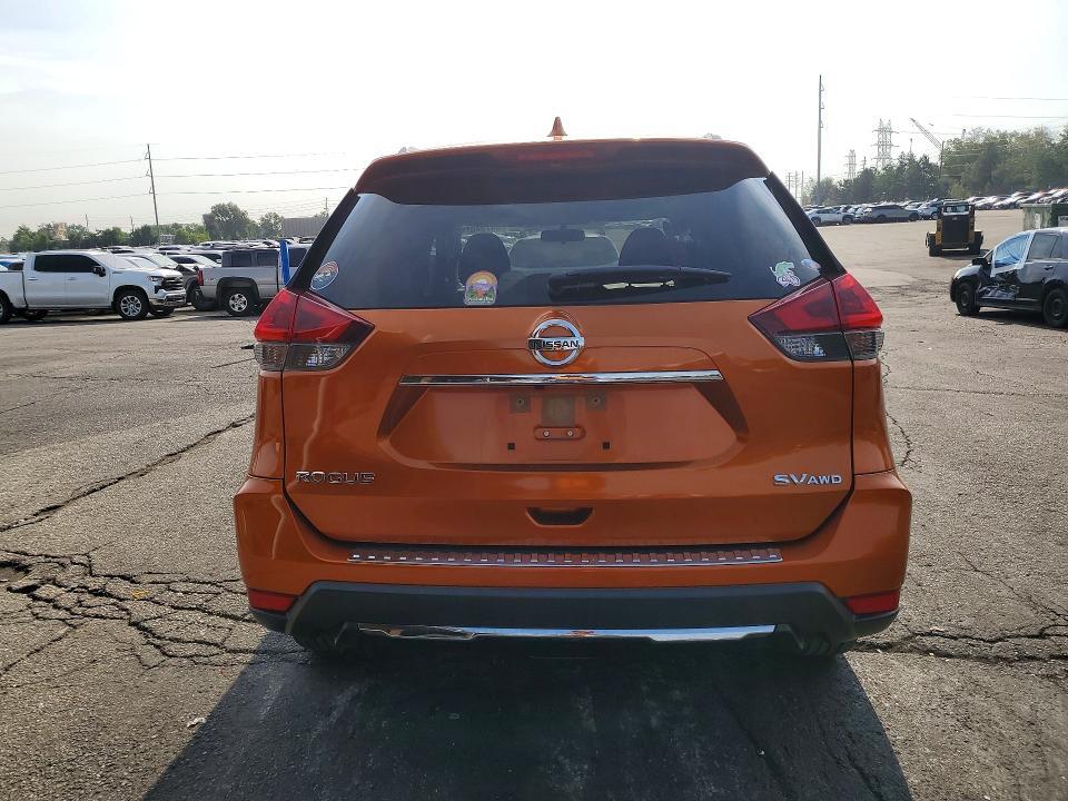 JN8AT2MVXJW328672 2018 NISSAN ROGUE photo no. 6