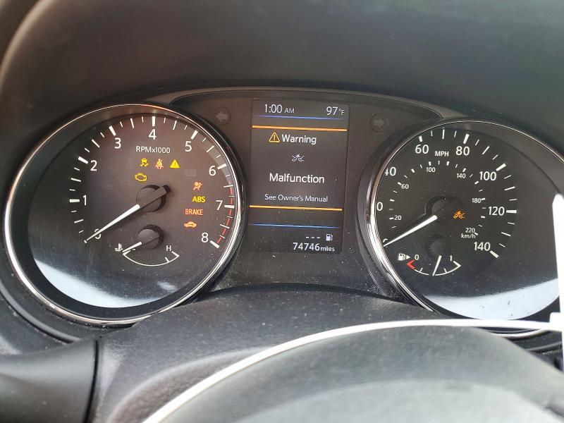 JN8AT2MVXJW328672 2018 NISSAN ROGUE photo no. 9