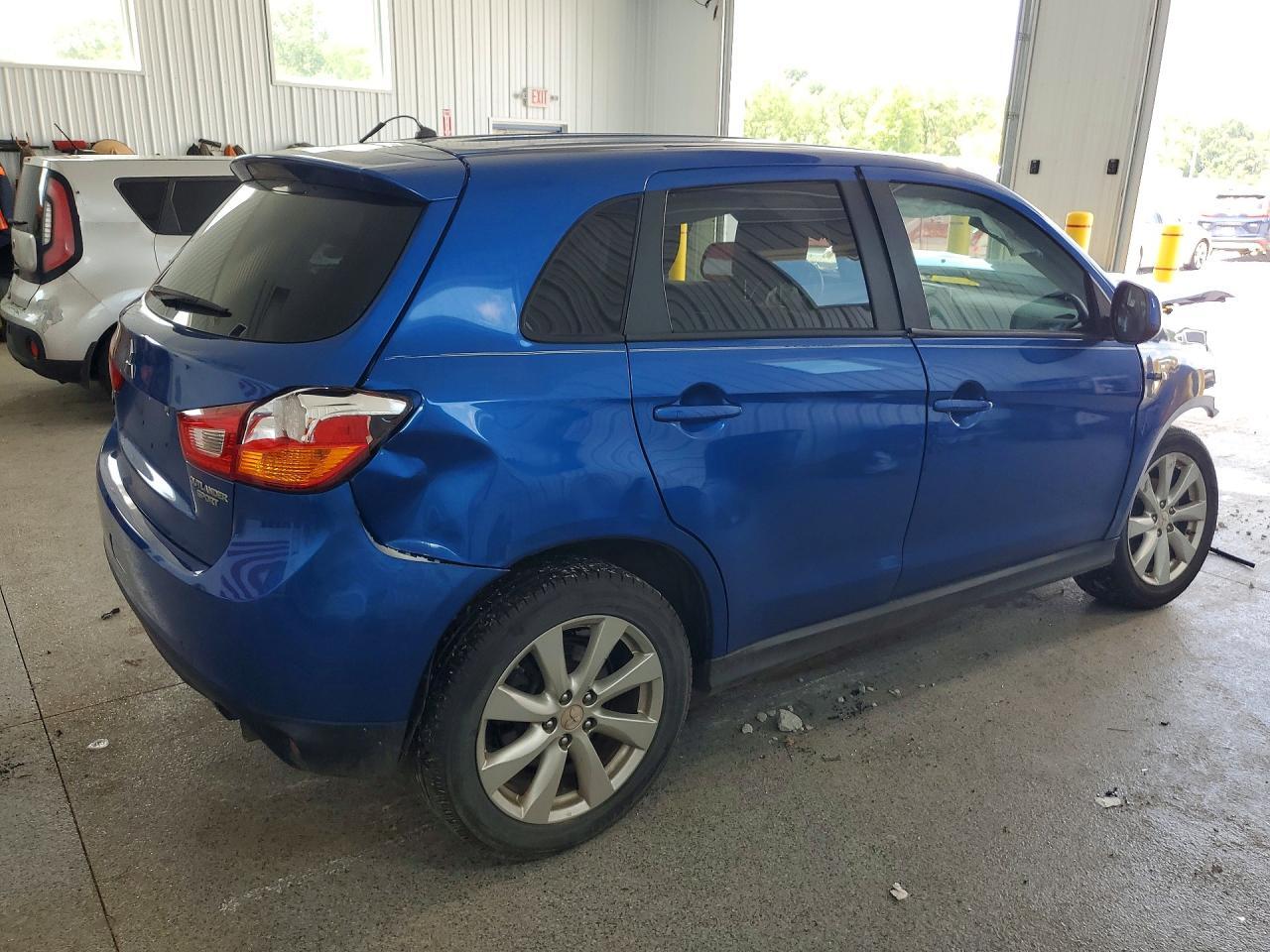 2015 MITSUBISHI OUTLANDER SPORT ES — Фото 3 из 14