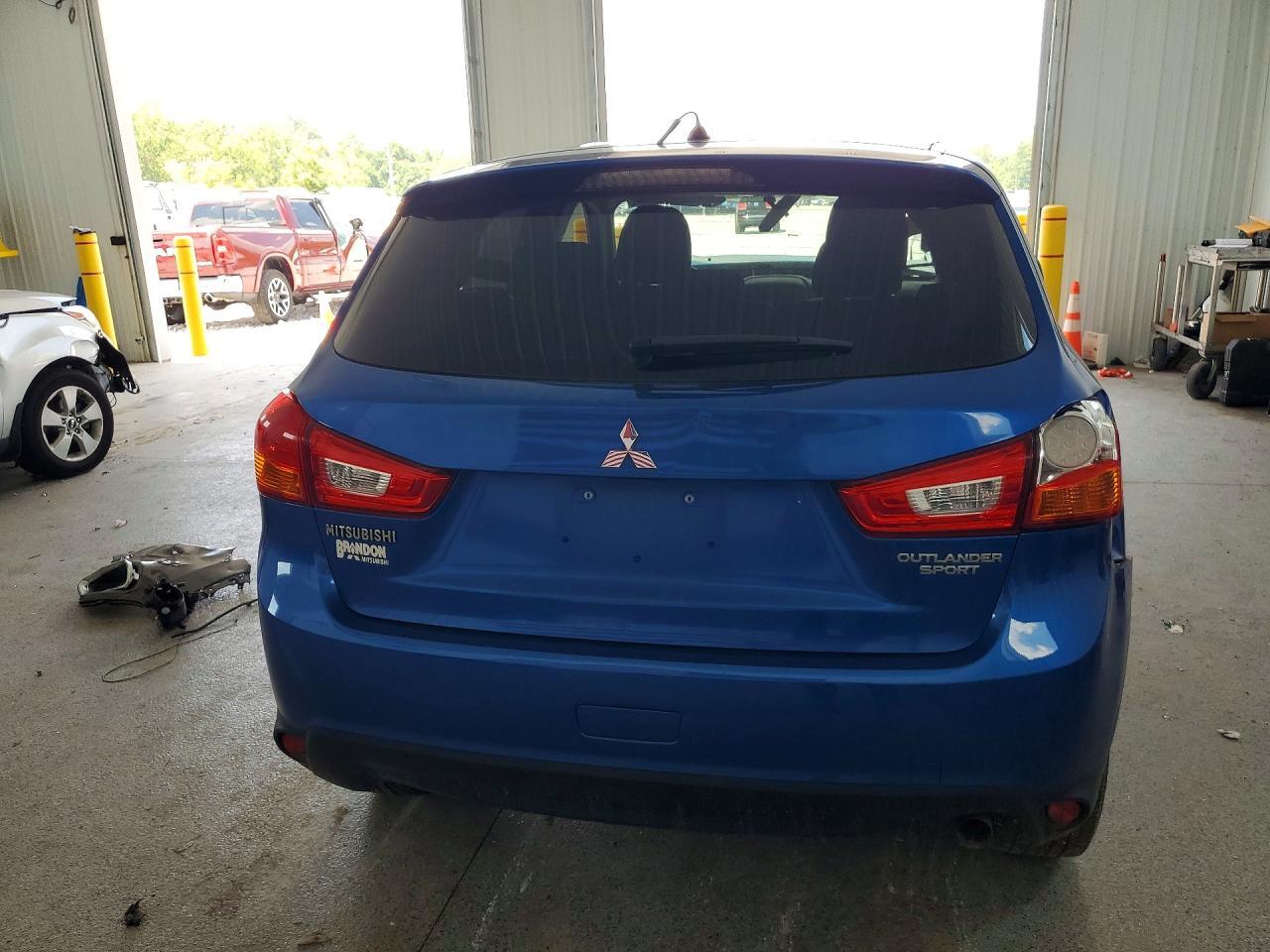 2015 MITSUBISHI OUTLANDER SPORT ES — Фото 6 из 14