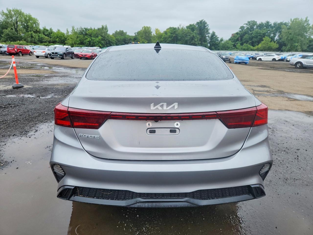 2023 KIA FORTE LXS — Фото 6 из 13