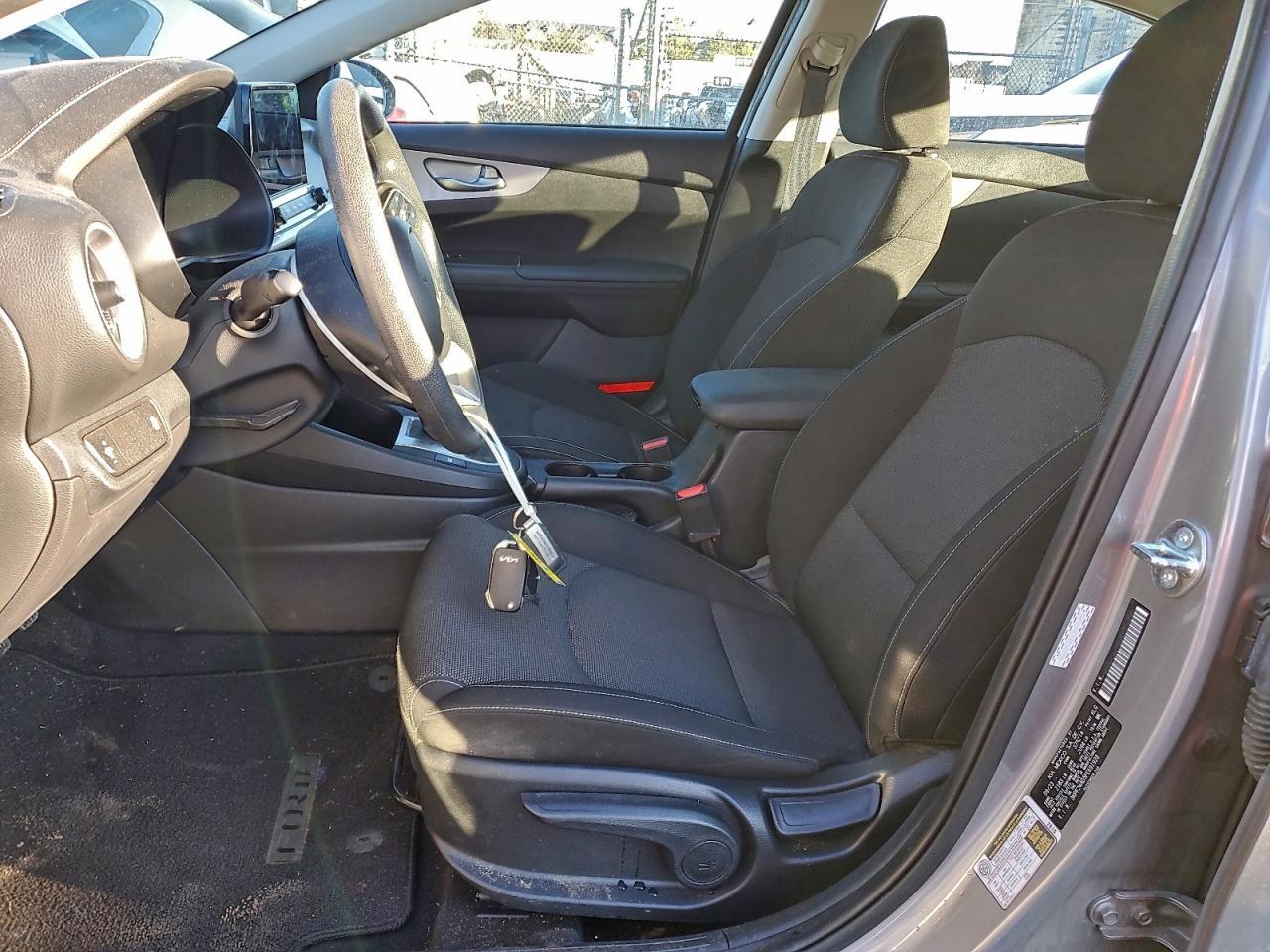 2023 KIA FORTE LXS — Фото 7 из 12