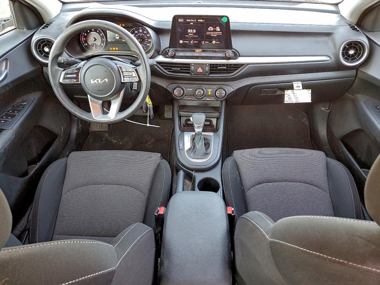 2023 KIA FORTE LXS — Фото 8 из 12