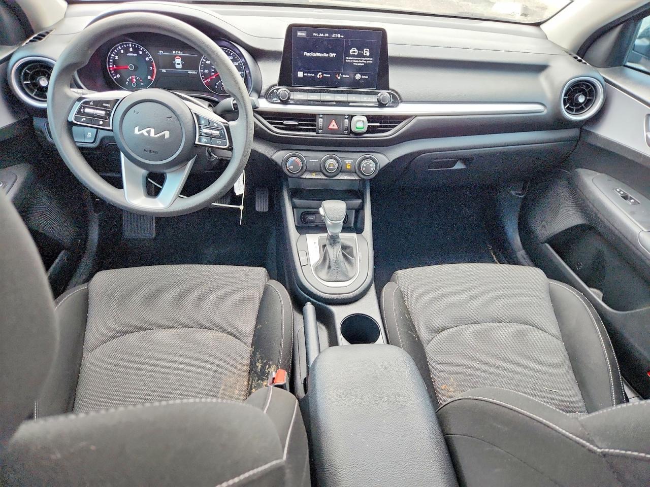 2023 KIA FORTE LXS — Фото 8 из 12