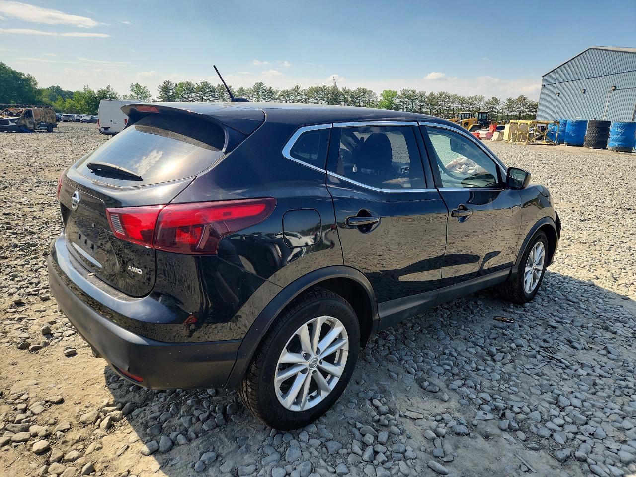 2018 NISSAN ROGUE SPORT S — Фото 3 из 13