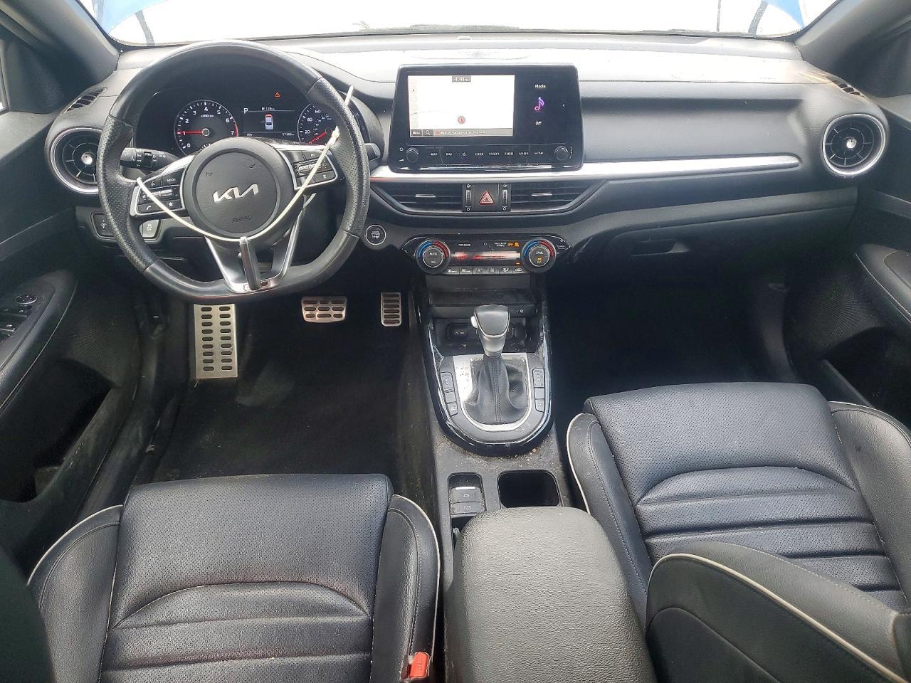 2023 KIA FORTE GT LINE — Фото 8 из 12