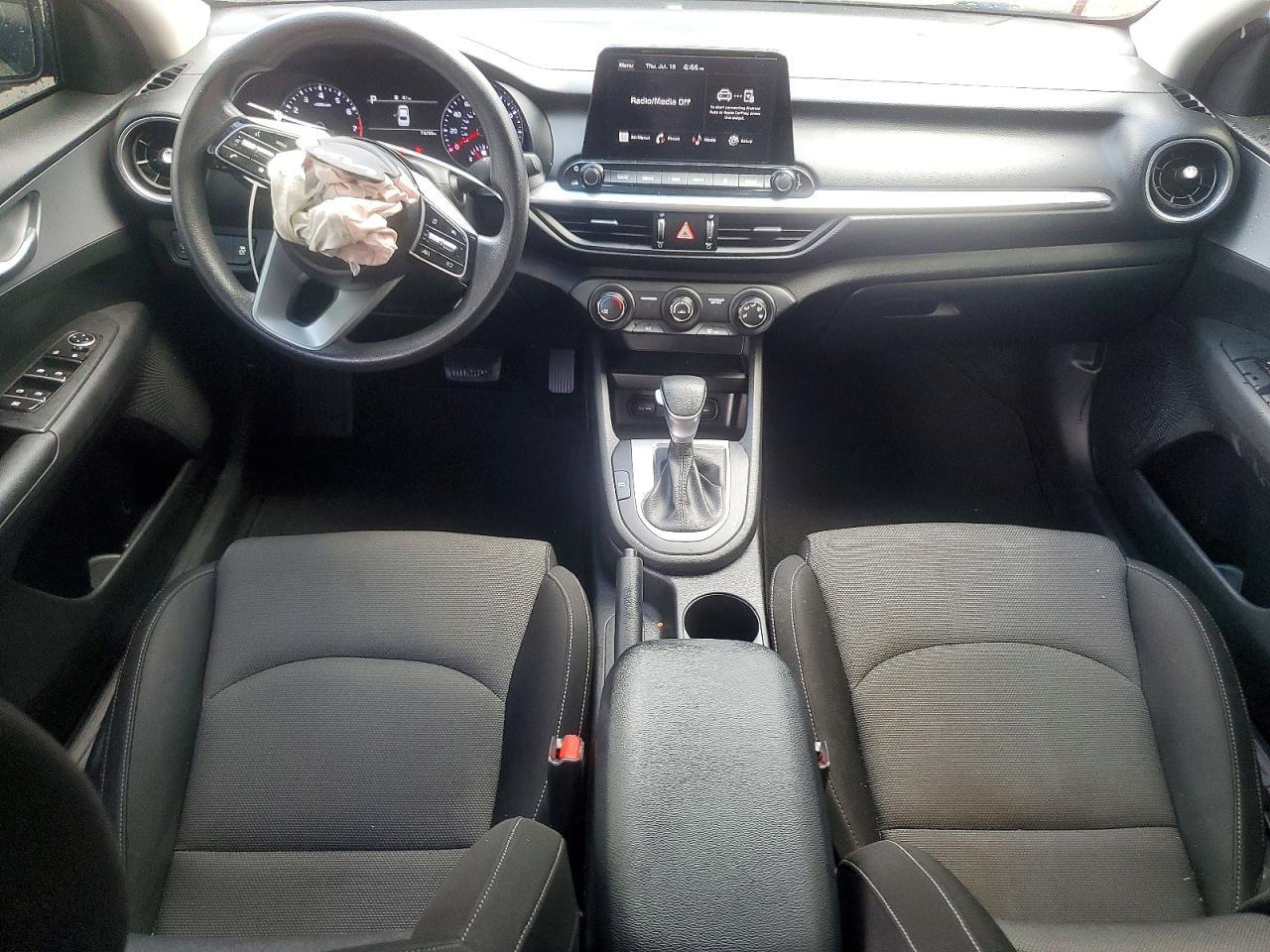 2023 KIA FORTE LXS — Фото 8 из 12