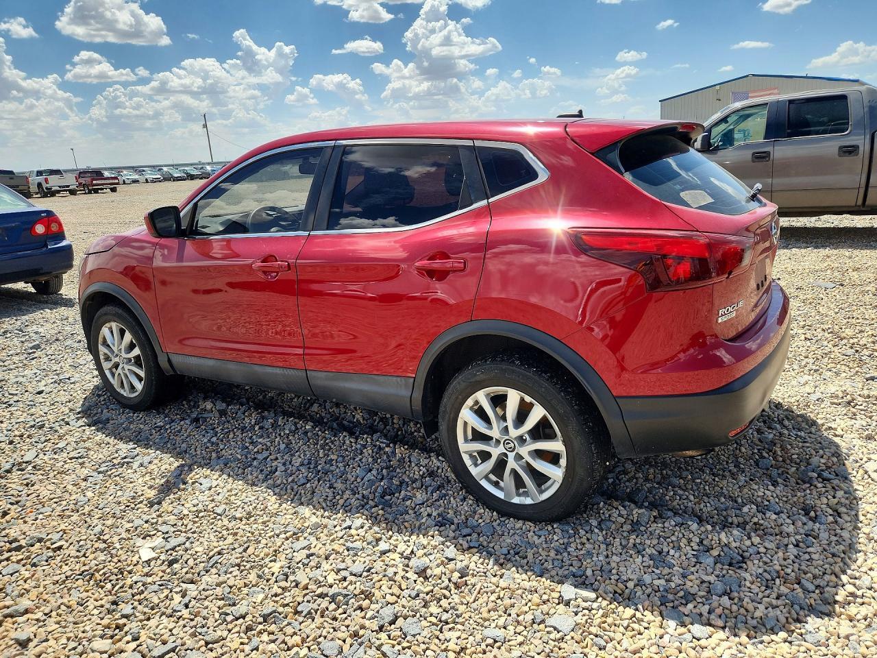 2018 NISSAN ROGUE SPORT S — Фото 2 из 13