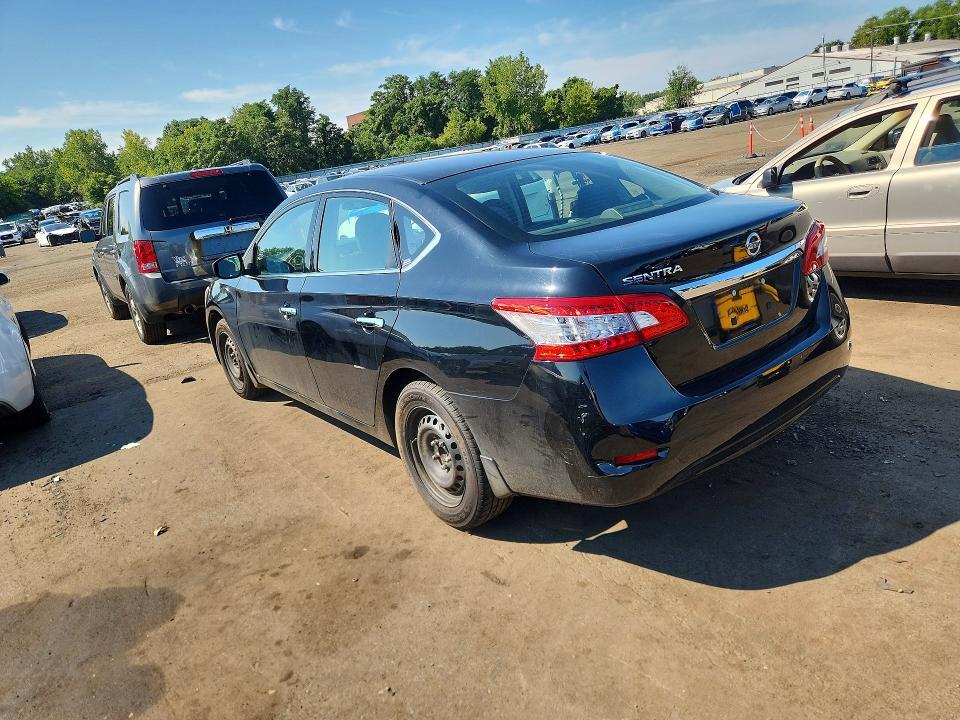 2015 NISSAN SENTRA S — Фото 2 из 12