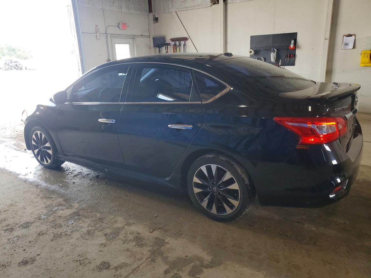 2018 NISSAN SENTRA SR — Фото 2 из 12