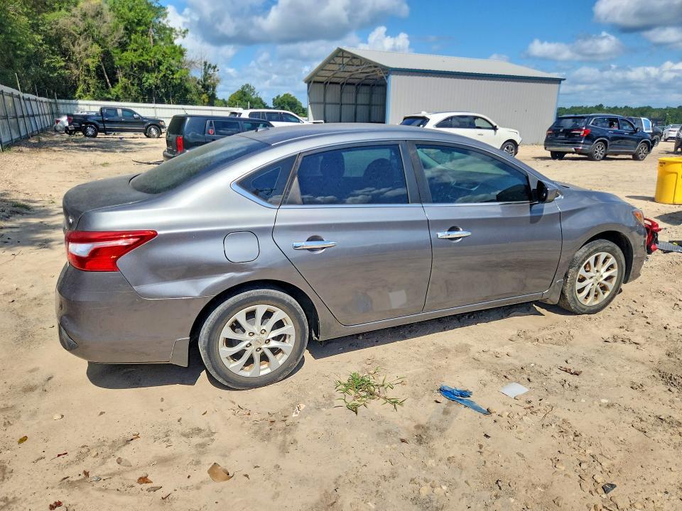 3N1AB7AP7JY264121 2018 NISSAN SENTRA photo no. 3