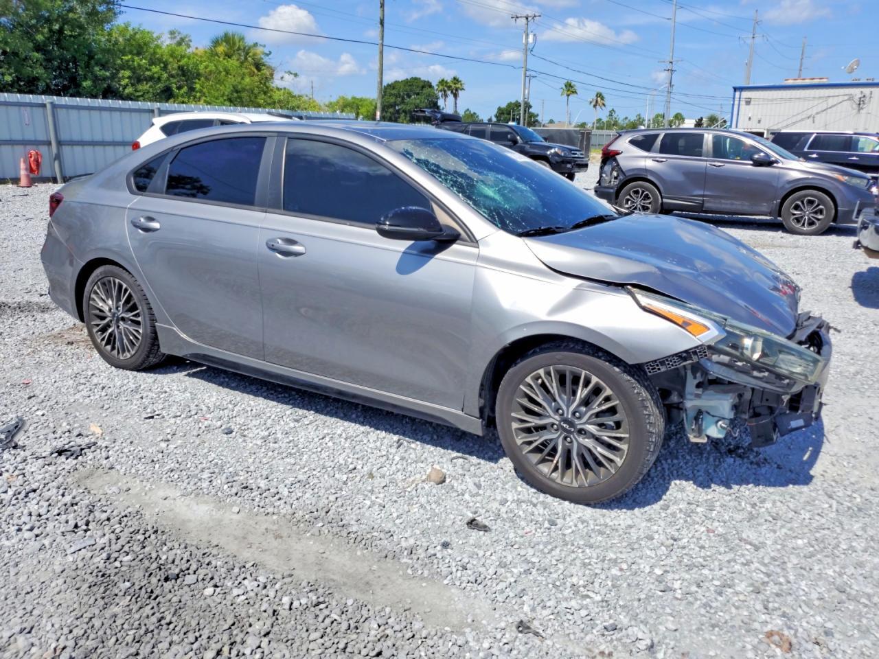 2023 KIA FORTE GT LINE — Фото 4 из 13