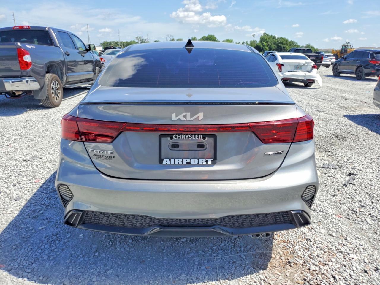 2023 KIA FORTE GT LINE — Фото 6 из 13