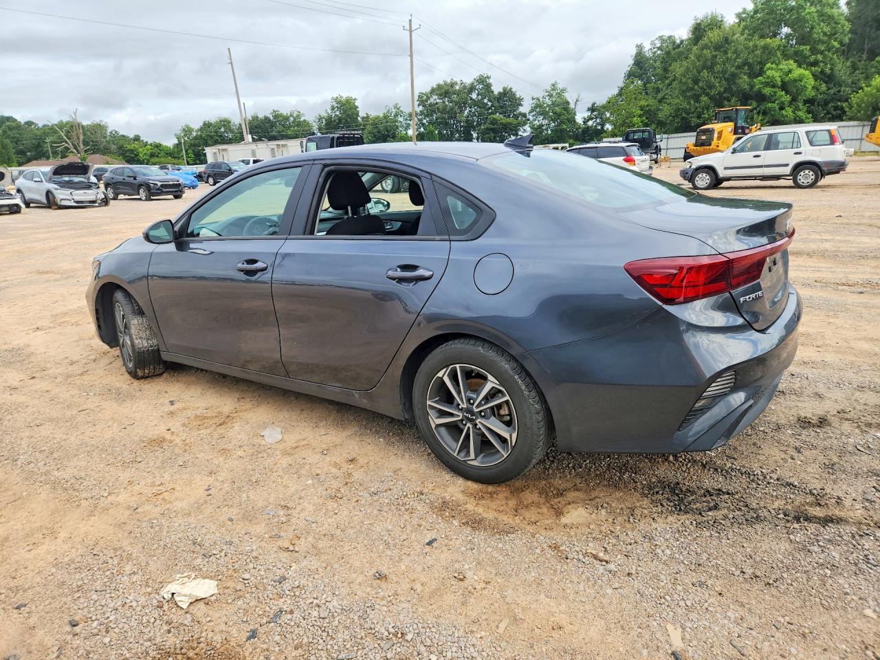 2023 KIA FORTE LXS — Фото 2 из 12