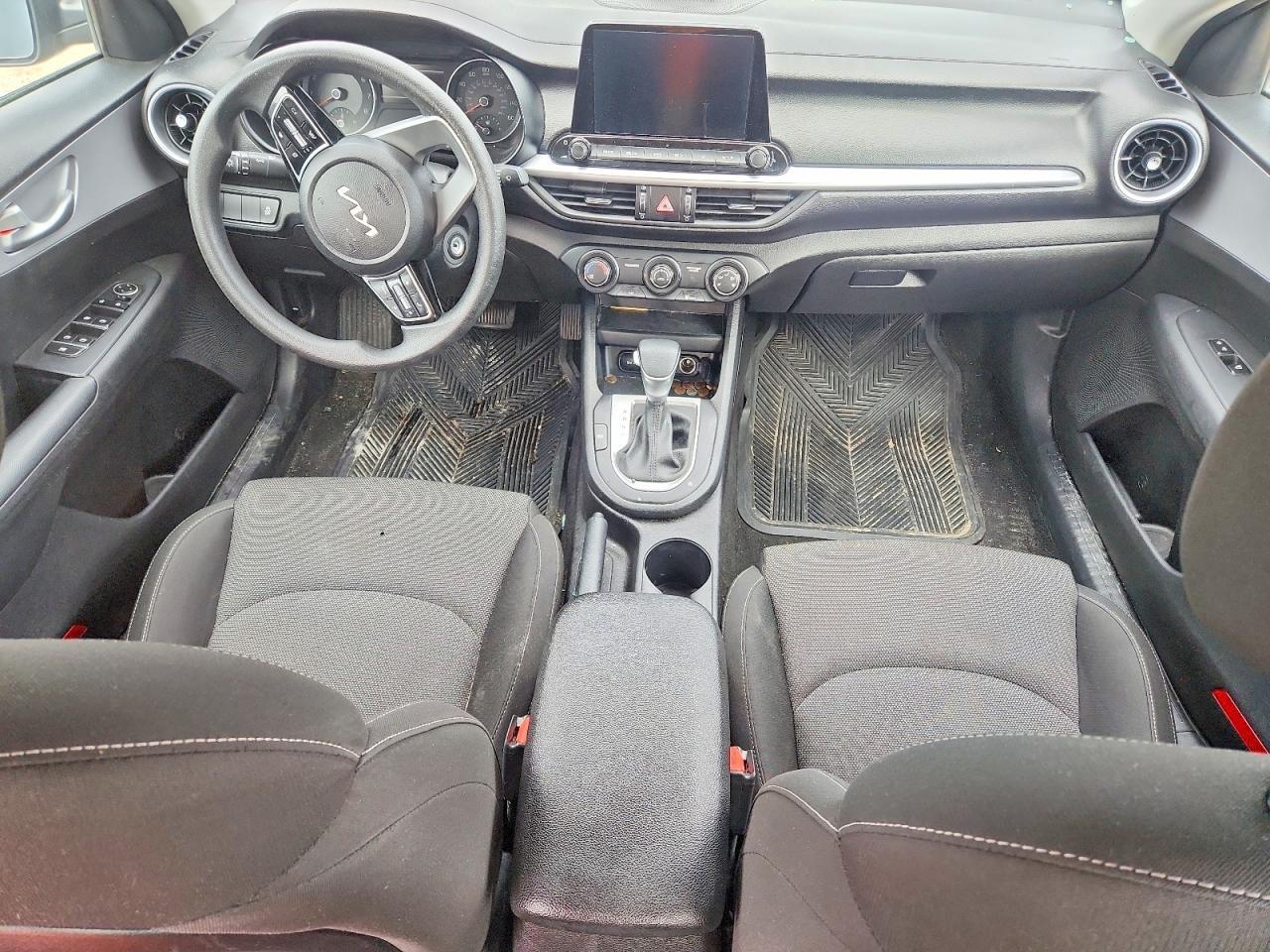 2023 KIA FORTE LXS — Фото 8 из 12