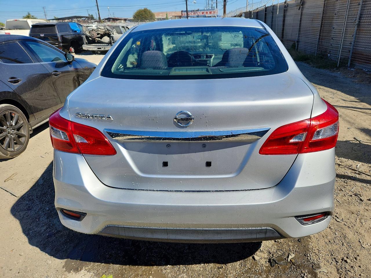 2018 NISSAN SENTRA S — Фото 6 из 12