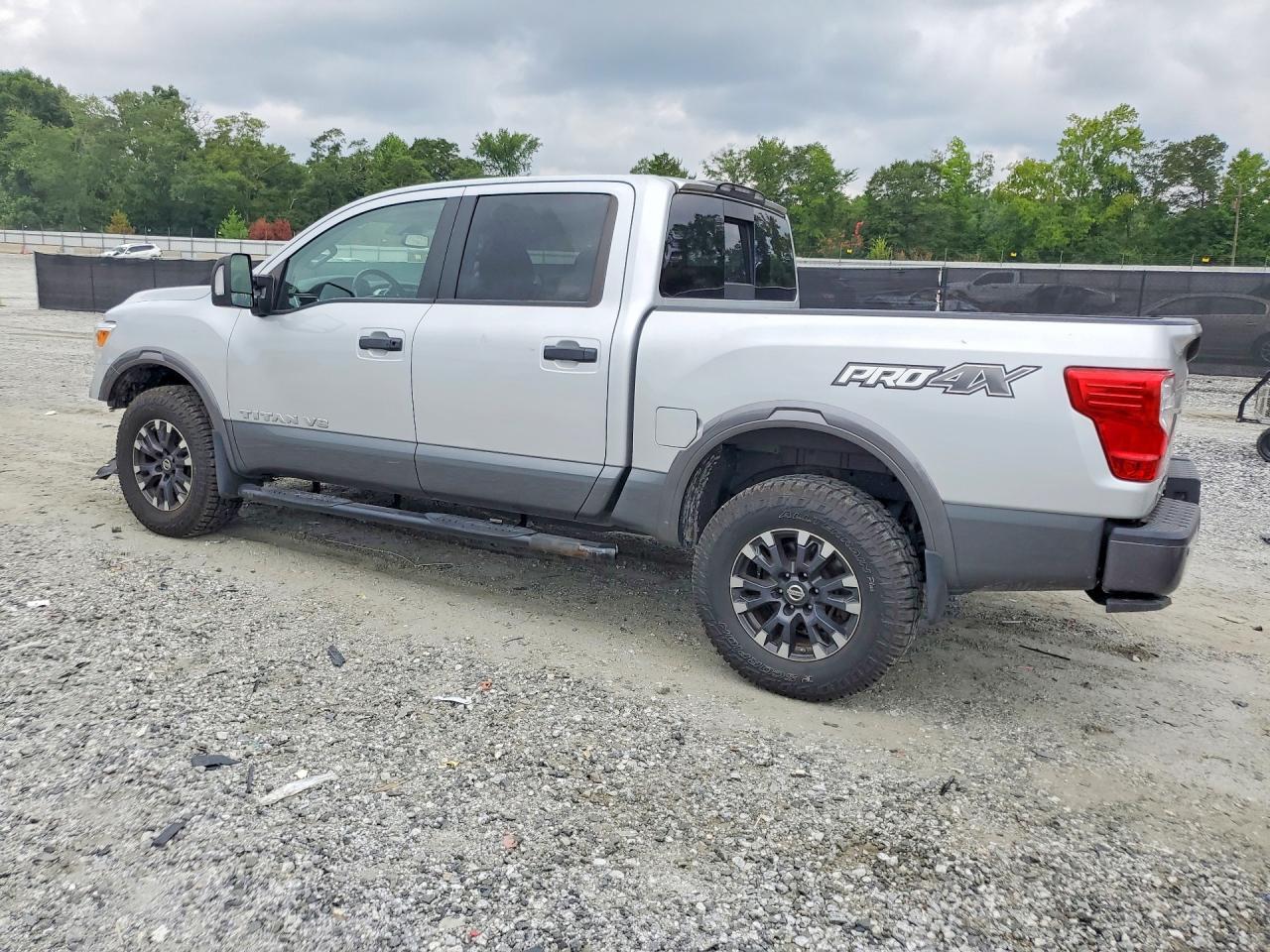 2018 NISSAN TITAN SV/SL/PRO-4X/PLATINUM RESERVE — Фото 2 из 13