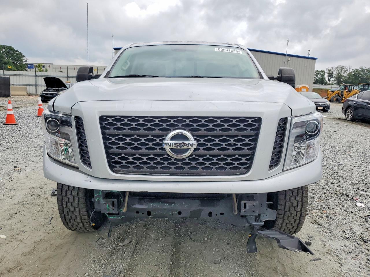 2018 NISSAN TITAN SV/SL/PRO-4X/PLATINUM RESERVE — Фото 5 из 13