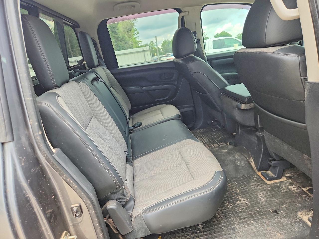 2018 NISSAN TITAN S — Фото 10 из 12