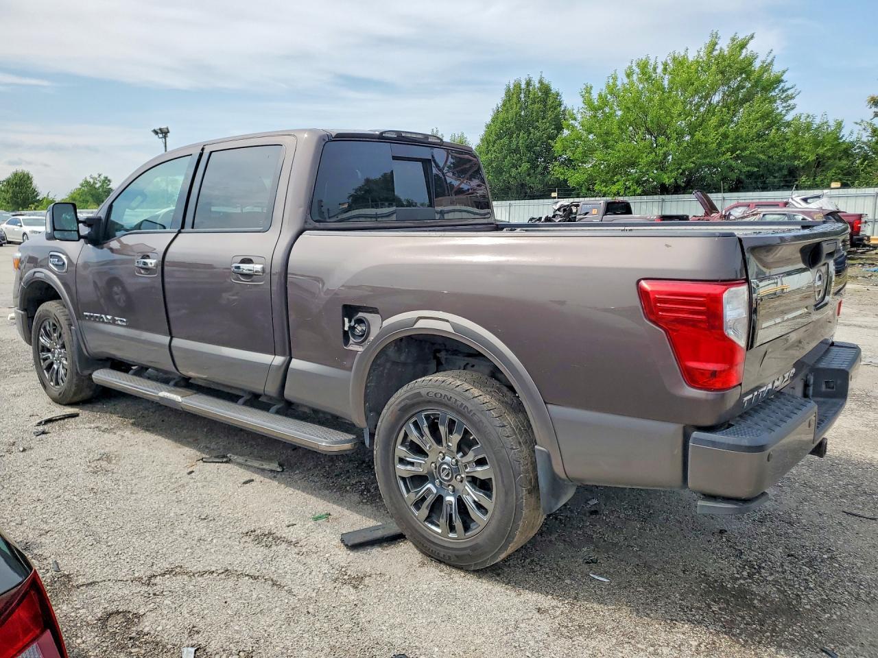 2018 NISSAN TITAN XD PLATINUM RESERVE — Фото 2 из 12