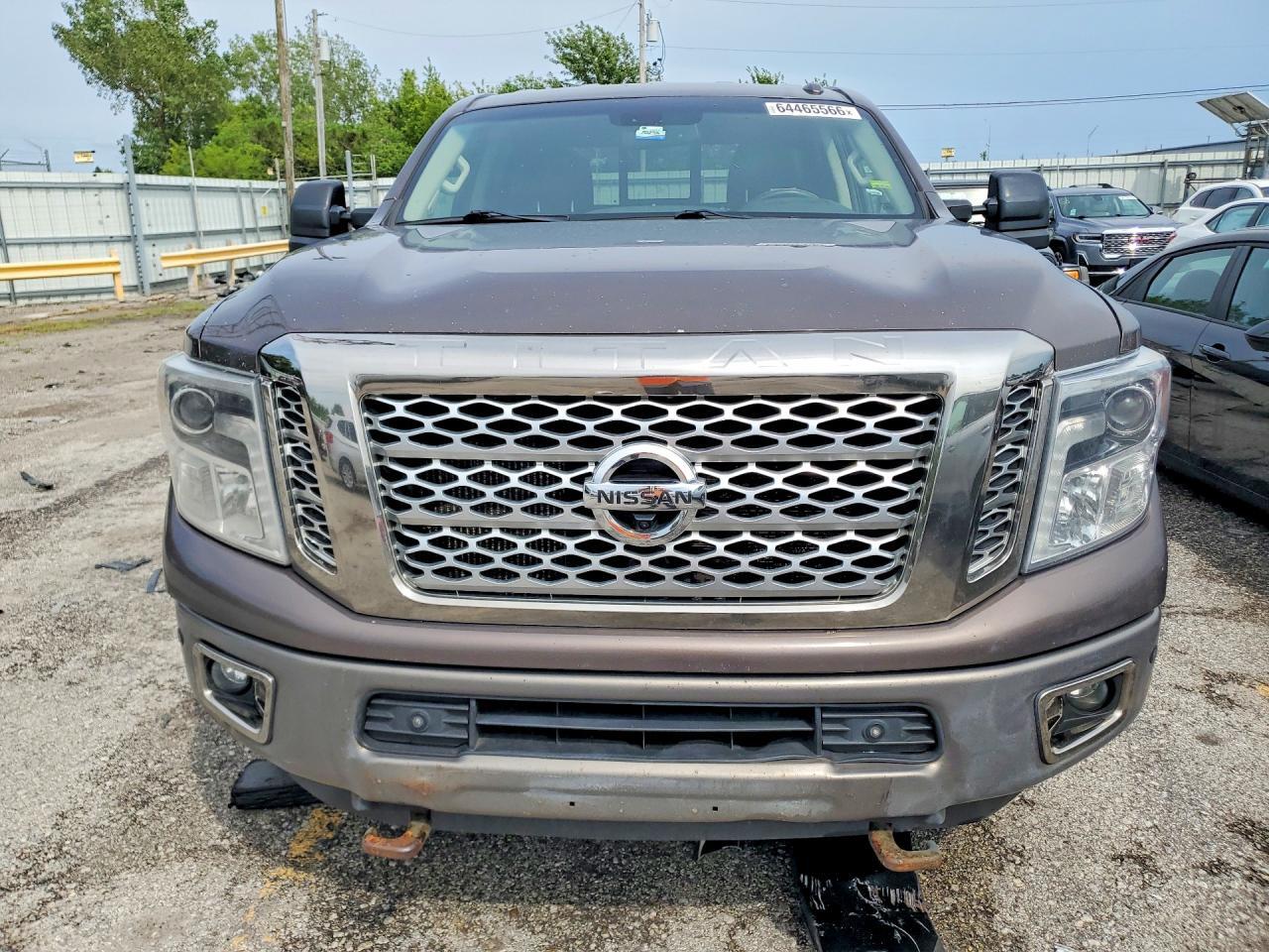2018 NISSAN TITAN XD PLATINUM RESERVE — Фото 5 из 12