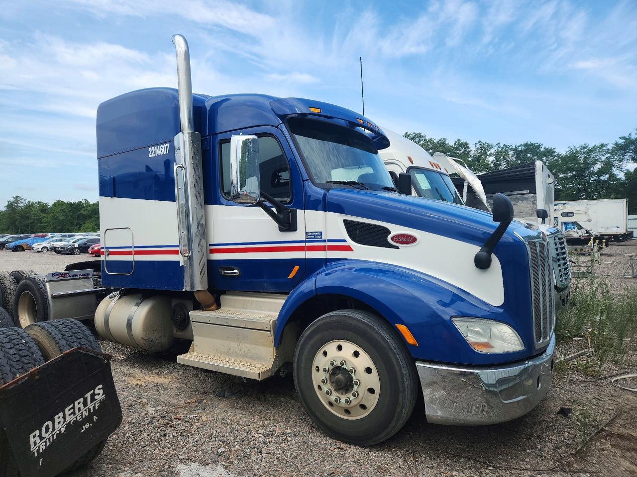 2018 PETERBILT 579 - SEMI TRUCK — Фото 4 из 13