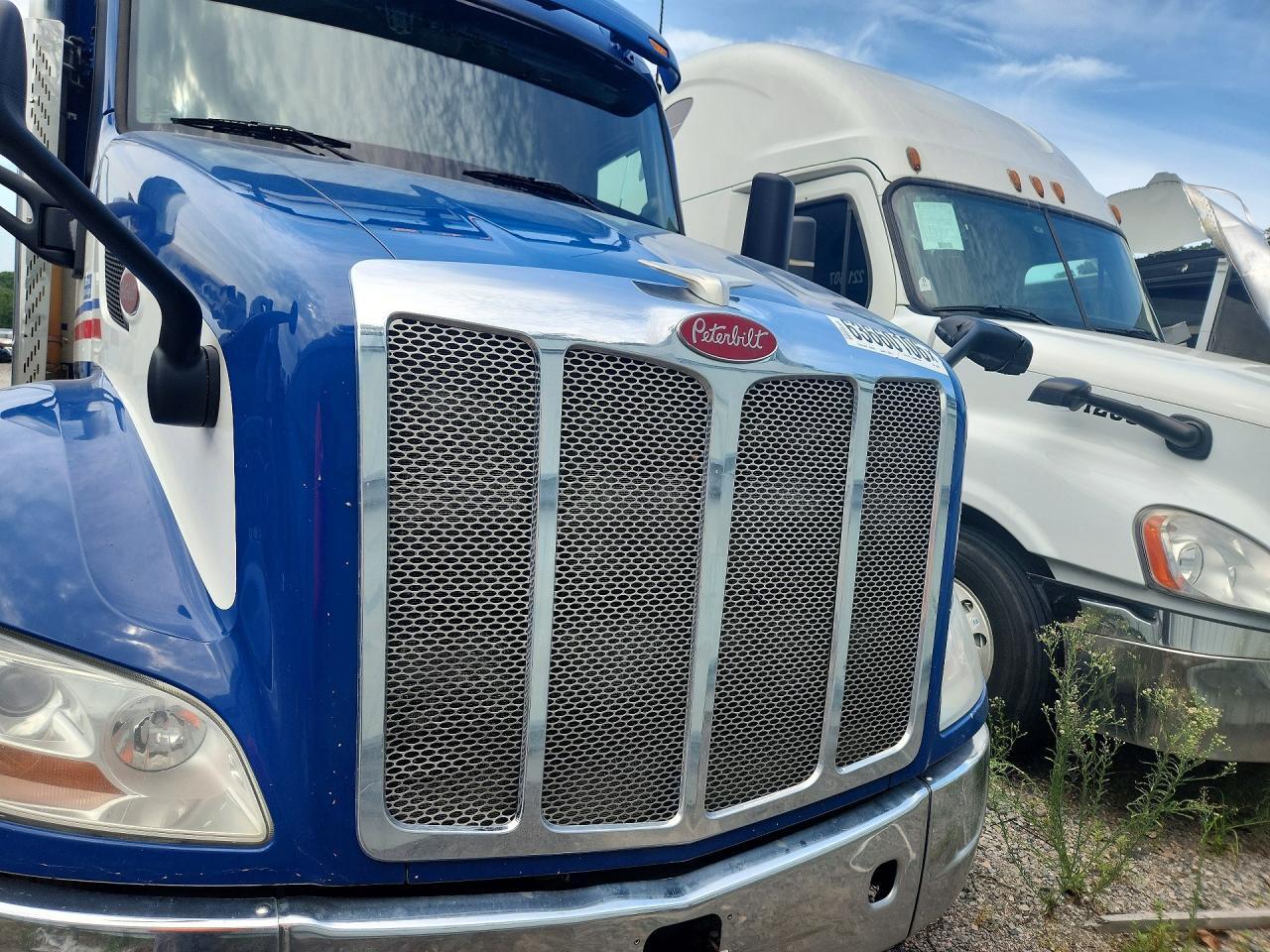 2018 PETERBILT 579 - SEMI TRUCK — Фото 5 из 13