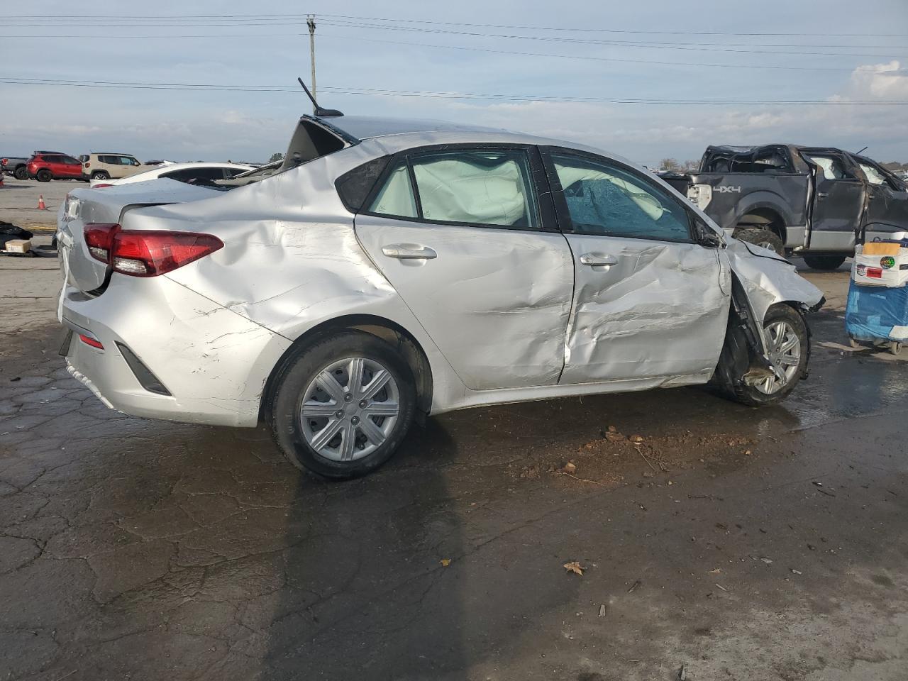 2023 KIA RIO LX — Фото 3 из 13