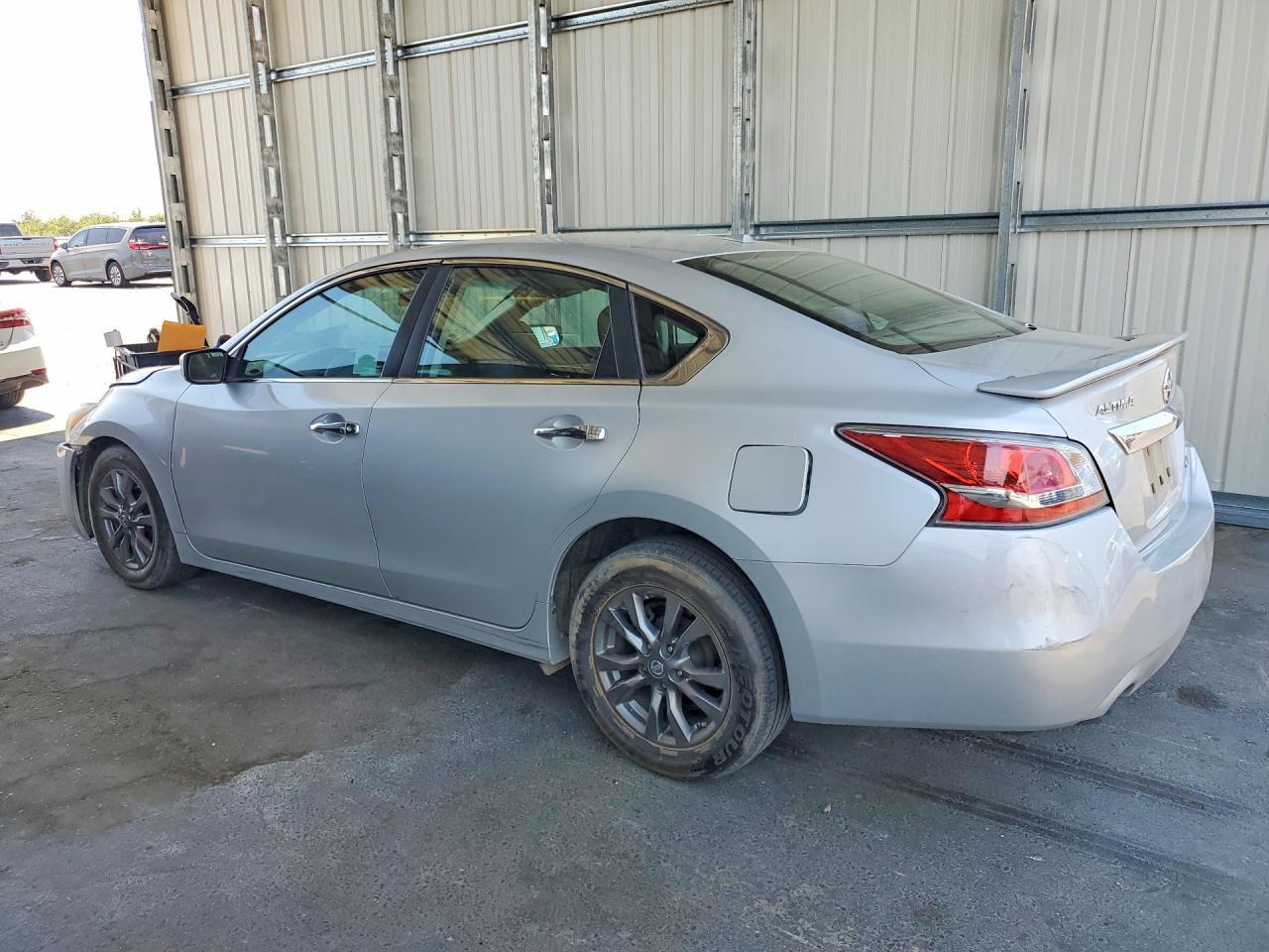 2015 NISSAN ALTIMA 2.5 S — Фото 2 из 12