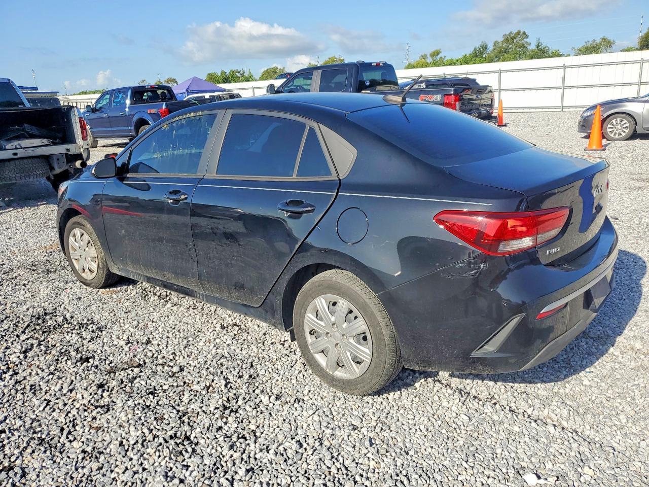 2023 KIA RIO LX — Фото 2 из 13