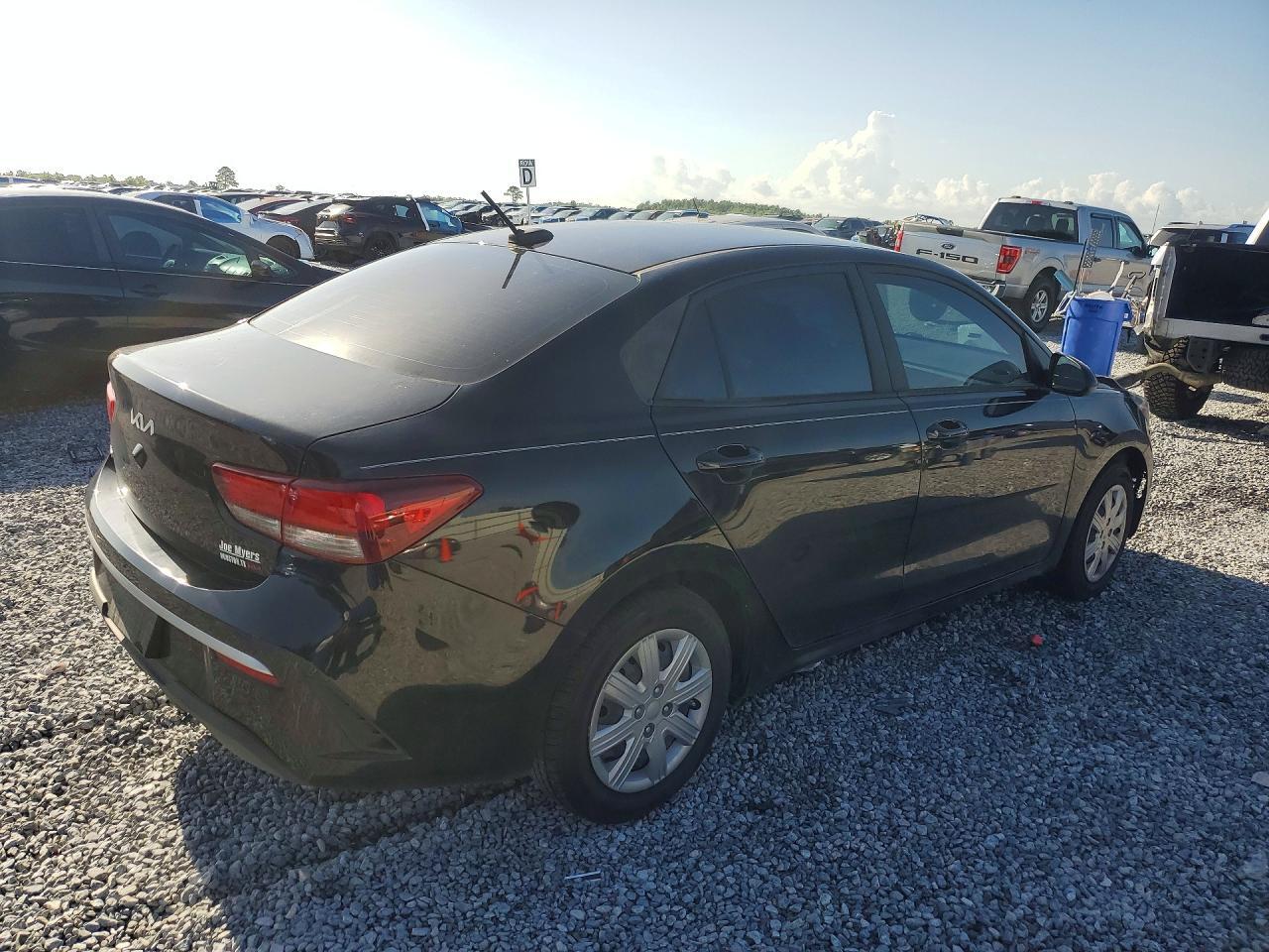 2023 KIA RIO LX — Фото 3 из 13