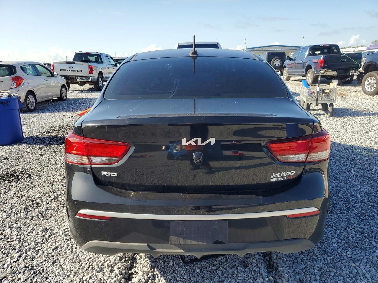 2023 KIA RIO LX — Фото 6 из 13