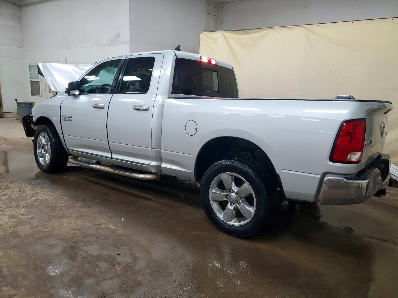 1C6RR7GG5JS310540 2018 RAM 1500 photo no. 2