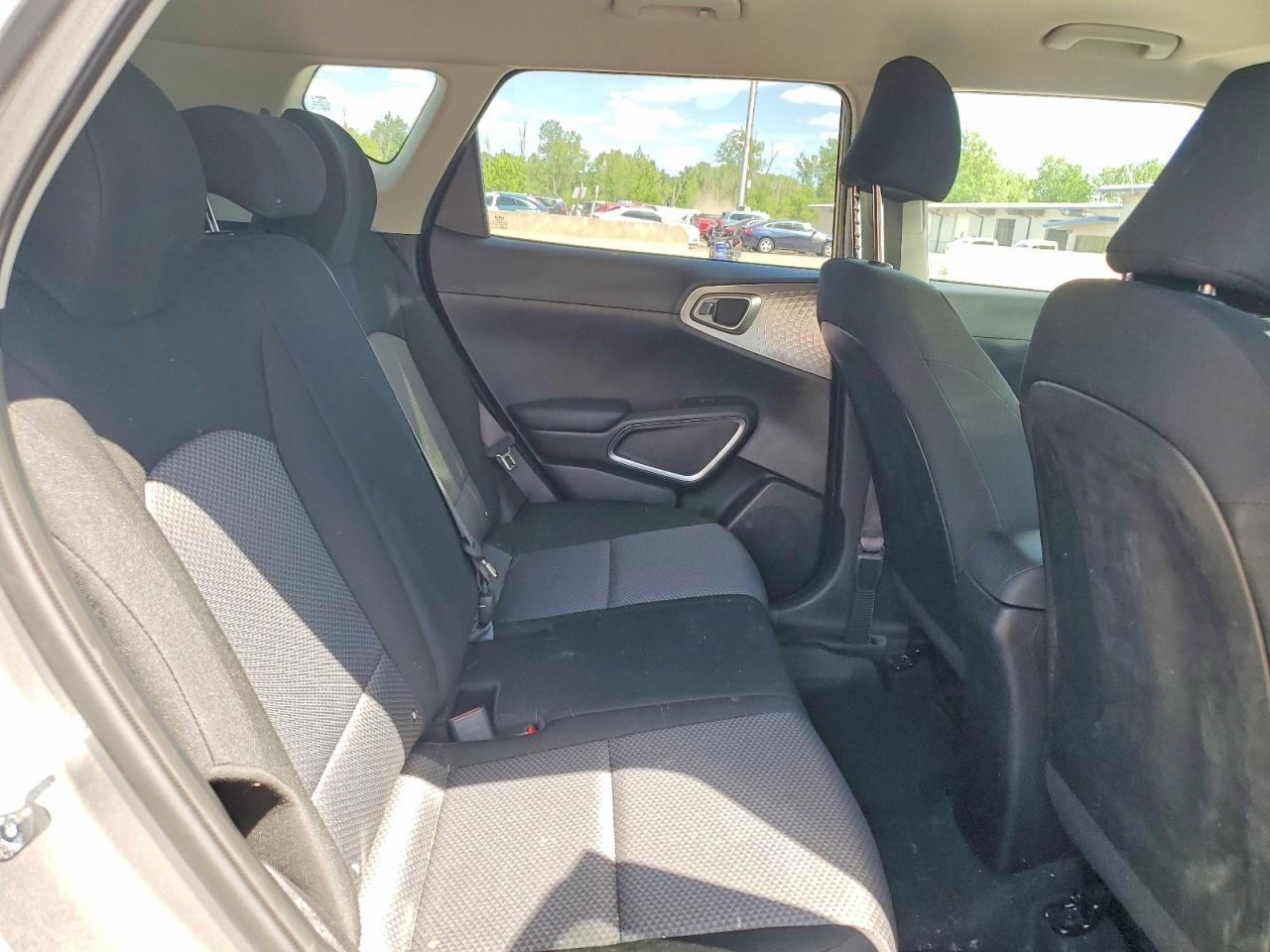 2023 KIA SOUL LX — Фото 11 из 13