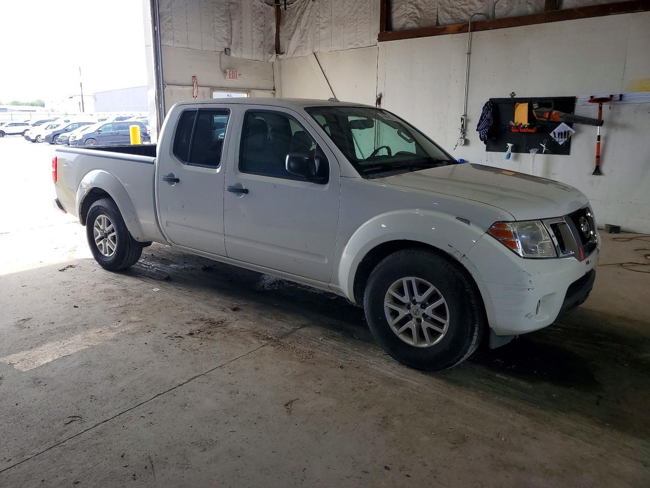 2015 NISSAN FRONTIER SV — Фото 4 из 12