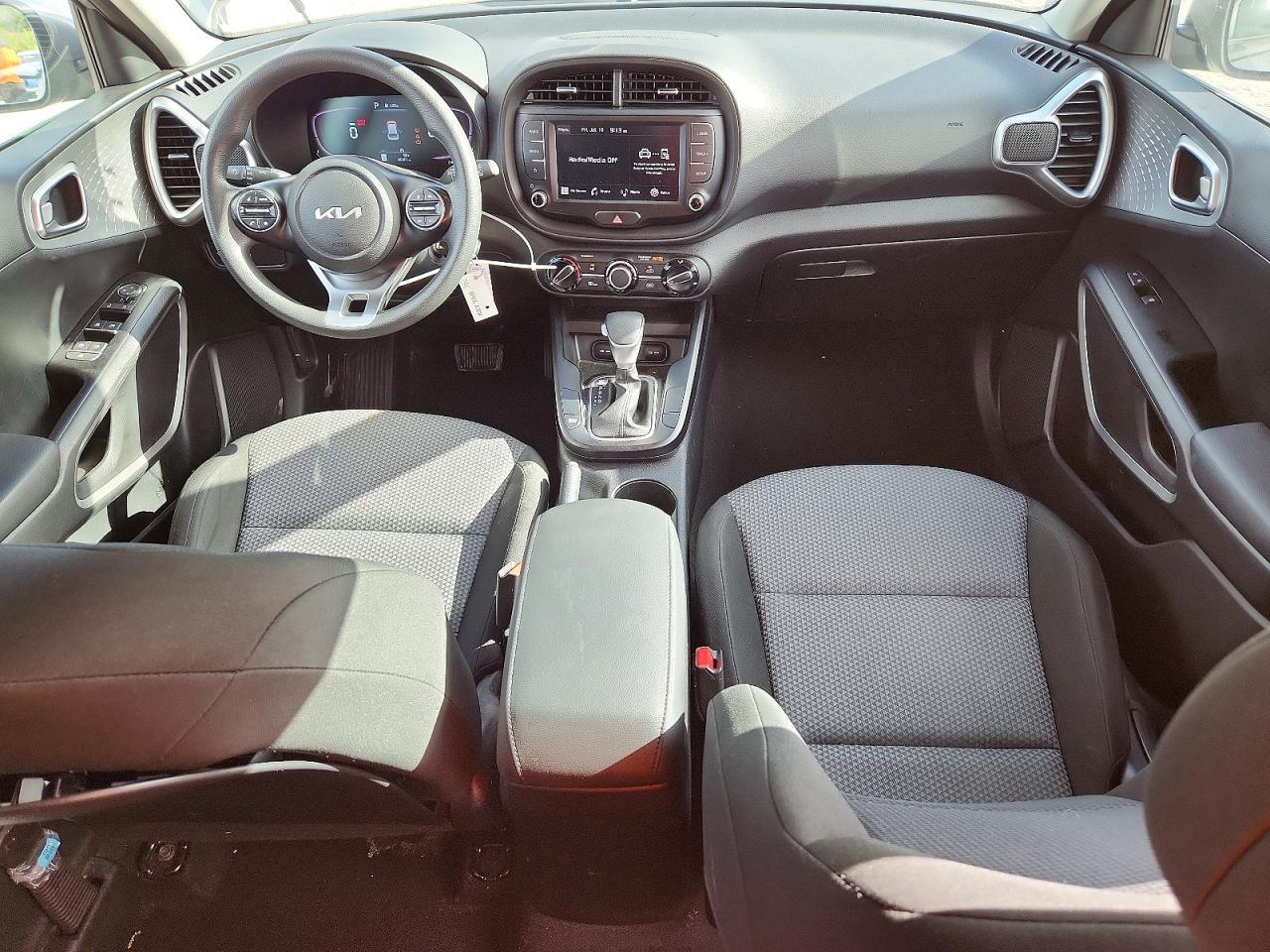 2023 KIA SOUL LX — Фото 8 из 14
