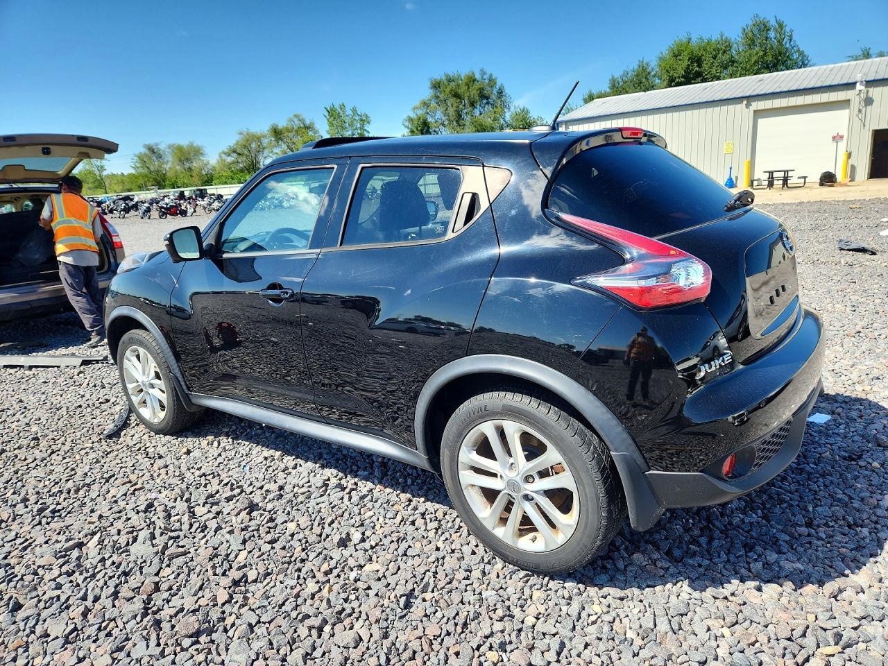 2015 NISSAN JUKE SL — Фото 2 из 13