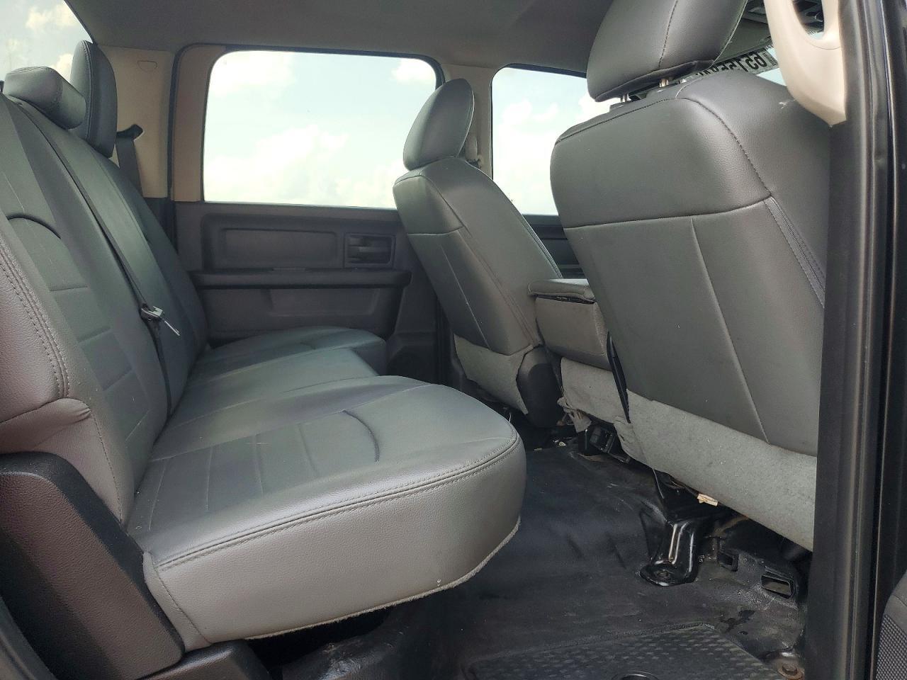 2018 RAM 3500 ST — Фото 10 из 12