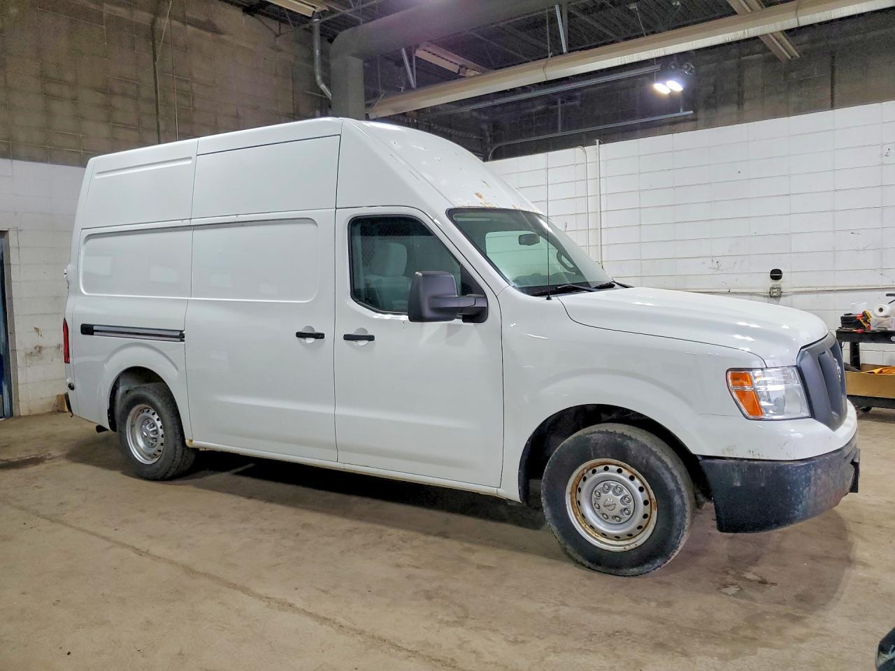 2015 NISSAN NV 2500 — Фото 4 из 13