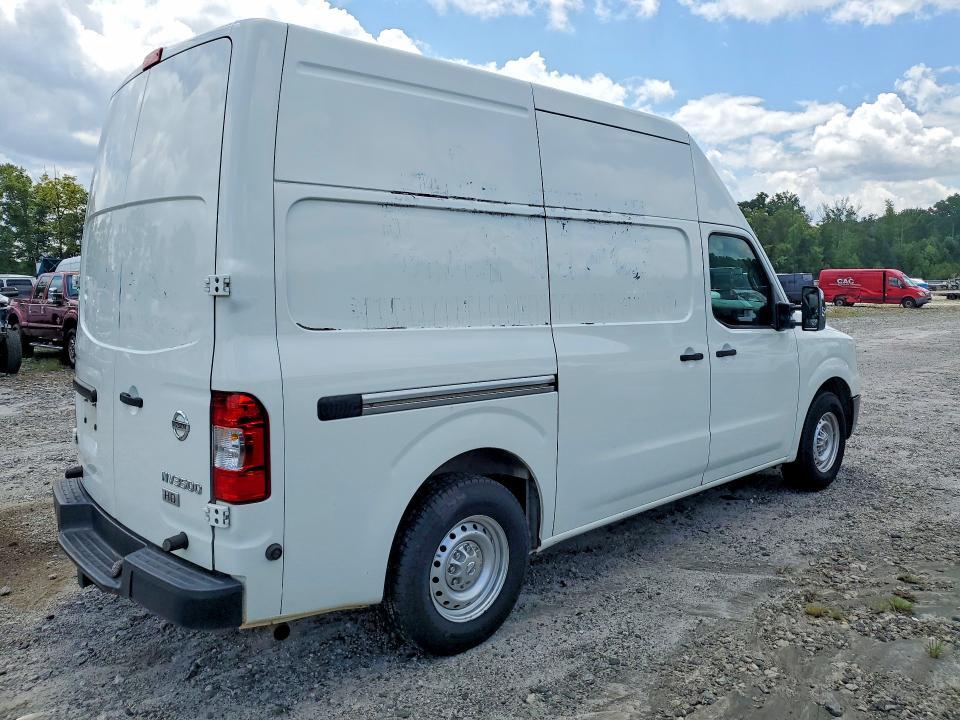 2015 NISSAN NV 3500 HD S — Фото 3 из 13