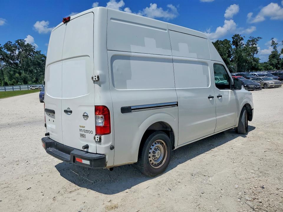 2015 NISSAN NV 2500 — Фото 3 из 12