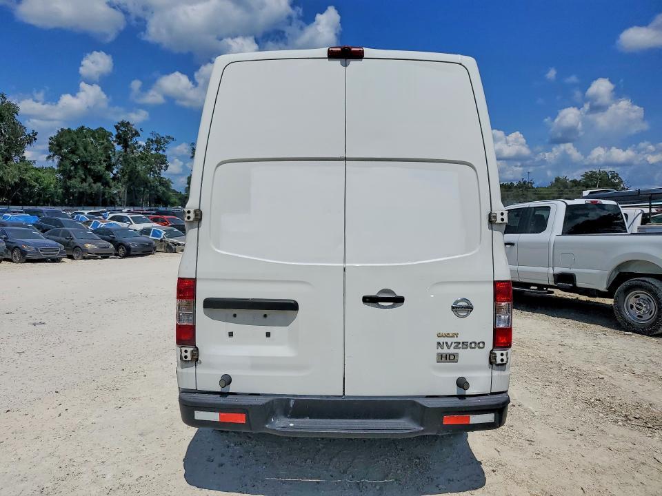 2015 NISSAN NV 2500 — Фото 6 из 12
