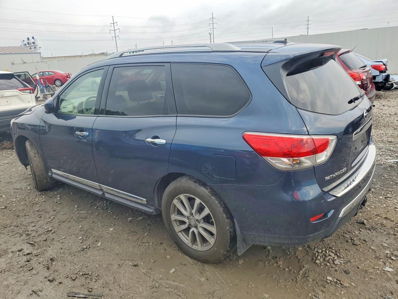 2015 NISSAN PATHFINDER SL — Фото 2 из 14