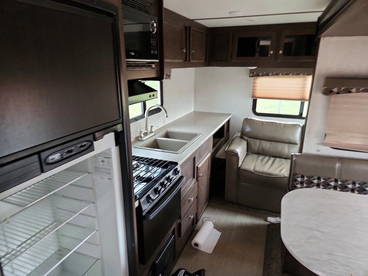 2018 STARCRAFT LAUNCH CAMPER — Фото 8 из 10